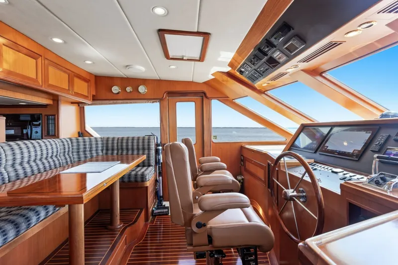 Slide: The Image of Offshore 66 Pilot House 2005 - 6954203