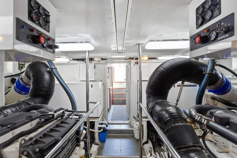 Slide: The Image of Offshore 66 Pilot House 2005 - 6954308