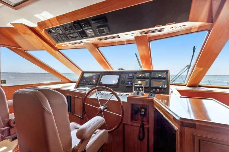 Slide: The Image of Offshore 66 Pilot House 2005 - 6954208