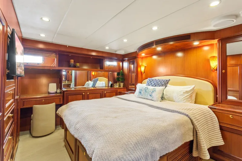 Slide: The Image of Offshore 66 Pilot House 2005 - 7392862