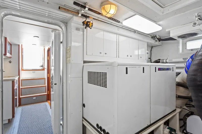 Slide: The Image of Offshore 66 Pilot House 2005 - 7392924