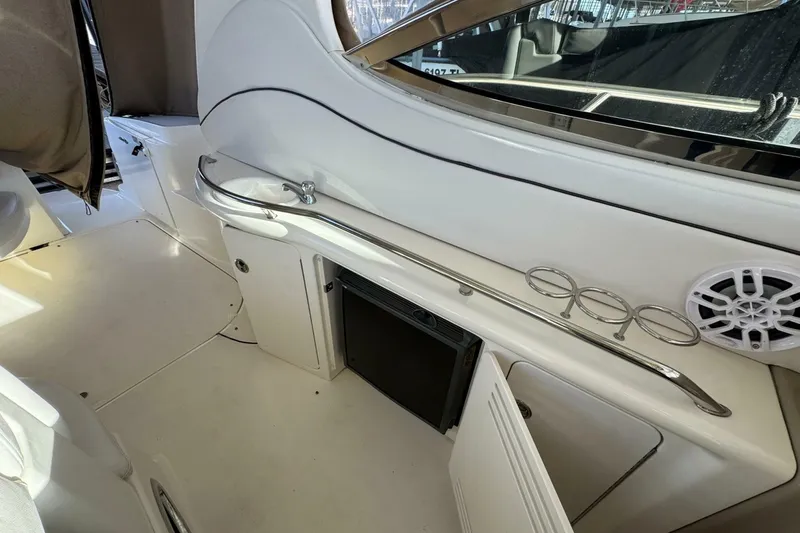 Slide: The Image of Sea Ray 360 Sundancer 2005 - 6954464