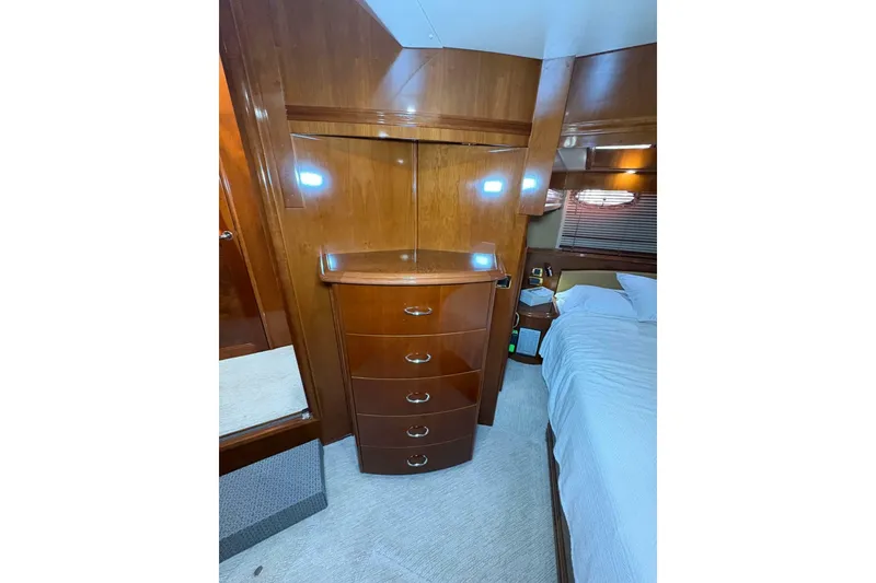 Slide: The Image of Carver Yachts 560 Voyager 2004 - 6954765
