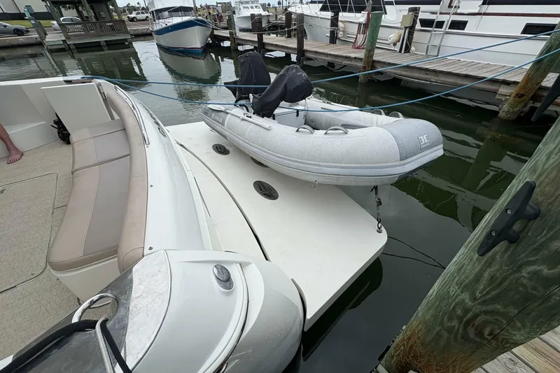 Slide: The Image of Carver Yachts 560 Voyager 2004 - 6954645