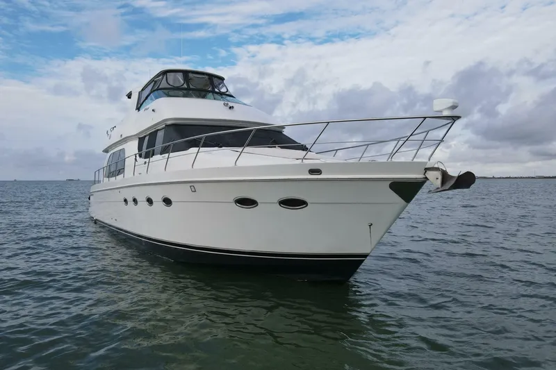 Slide: The Image of Carver Yachts 560 Voyager 2004 - 7240284