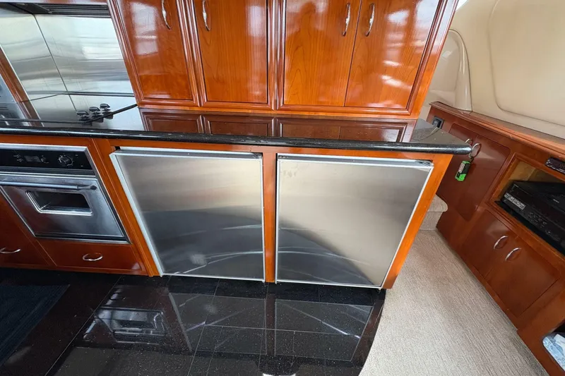 Slide: The Image of Carver Yachts 560 Voyager 2004 - 6954892
