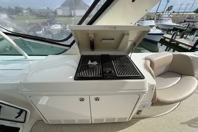 Slide: The Image of Carver Yachts 560 Voyager 2004 - 6954701