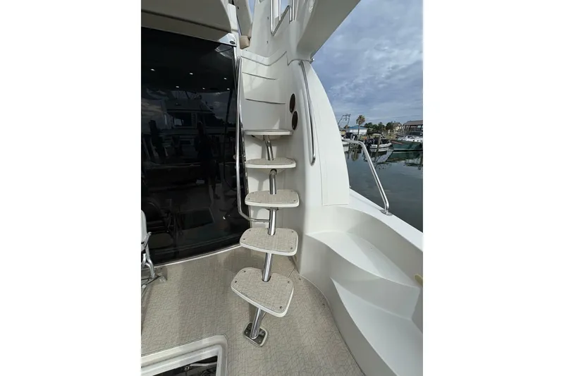 Slide: The Image of Carver Yachts 560 Voyager 2004 - 6954726