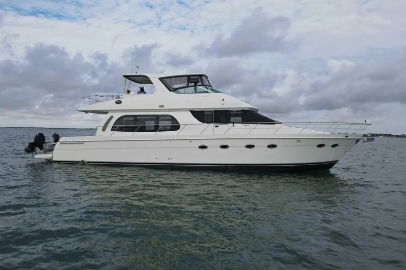 Slide: The Image of Carver Yachts 560 Voyager 2004 - 6954625