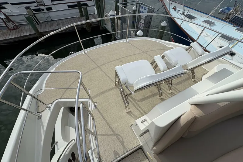 Slide: The Image of Carver Yachts 560 Voyager 2004 - 6954697