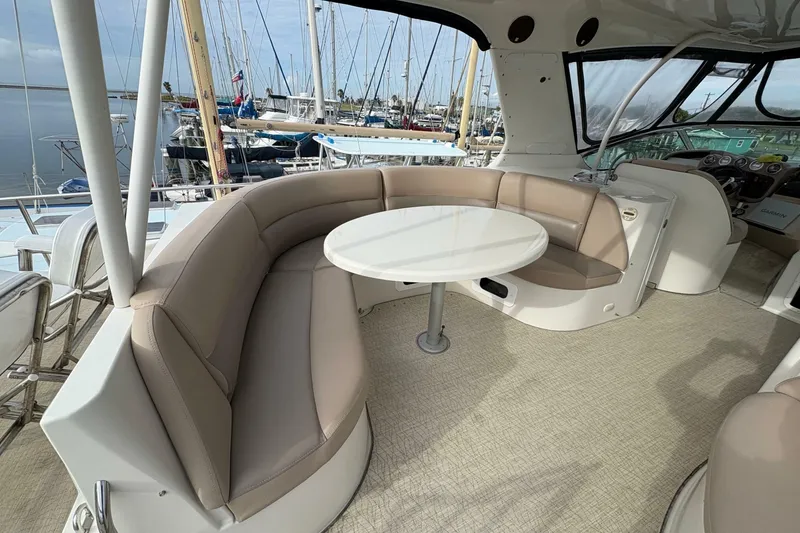 Slide: The Image of Carver Yachts 560 Voyager 2004 - 7240390