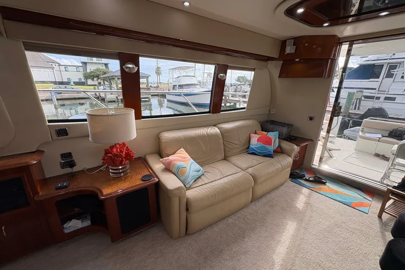 Slide: The Image of Carver Yachts 560 Voyager 2004 - 6954870