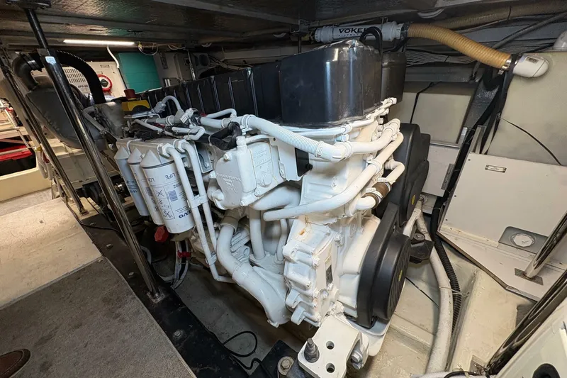 Slide: The Image of Carver Yachts 560 Voyager 2004 - 6954948