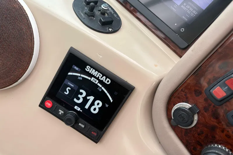 Slide: The Image of Carver Yachts 560 Voyager 2004 - 6954671