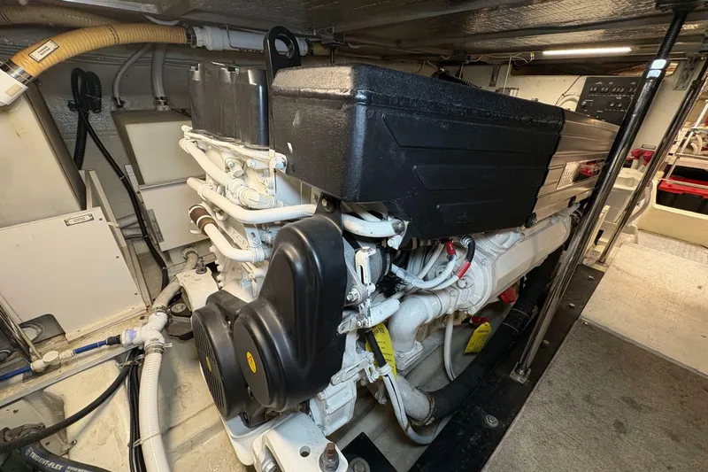 Slide: The Image of Carver Yachts 560 Voyager 2004 - 6954940