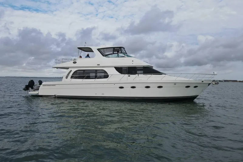 Slide: The Image of Carver Yachts 560 Voyager 2004 - 6954604