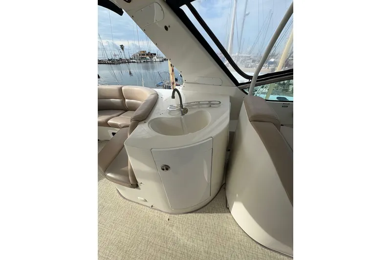 Slide: The Image of Carver Yachts 560 Voyager 2004 - 7240378