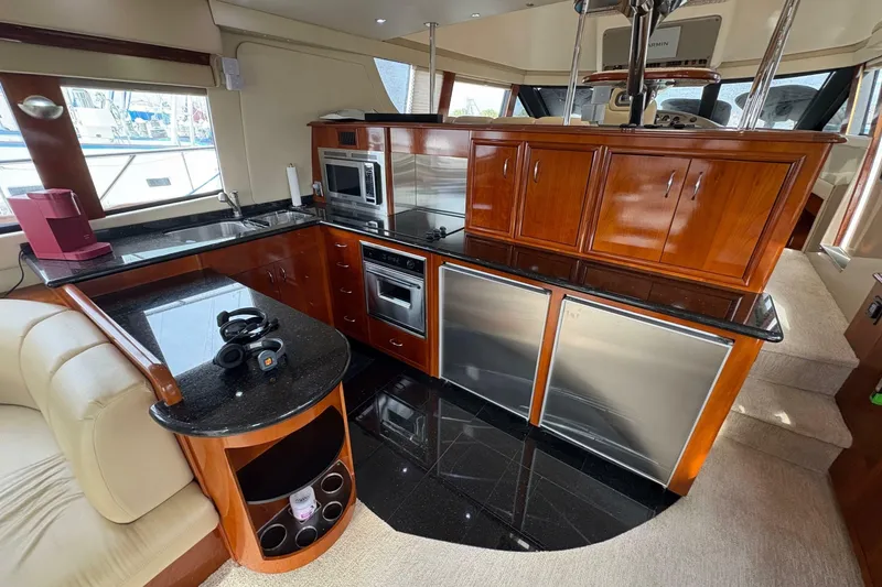 Slide: The Image of Carver Yachts 560 Voyager 2004 - 7240541