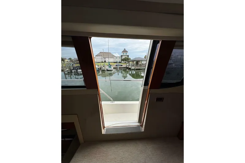 Slide: The Image of Carver Yachts 560 Voyager 2004 - 6954823