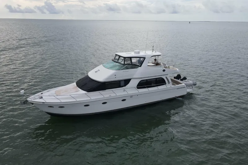 Slide: The Image of Carver Yachts 560 Voyager 2004 - 7538401