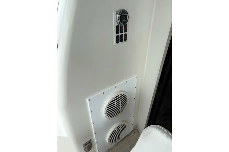 Slide: The Image of Carver Yachts 560 Voyager 2004 - 6954659