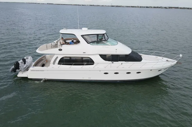 Slide: The Image of Carver Yachts 560 Voyager 2004 - 6954596