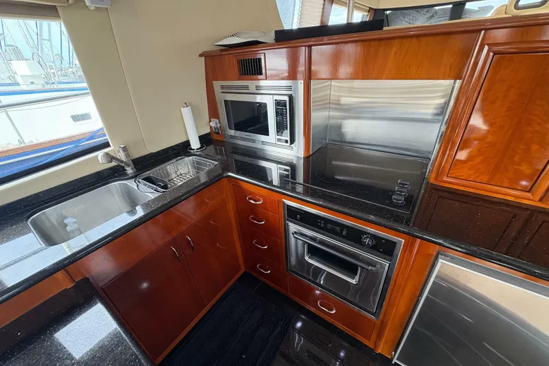 Slide: The Image of Carver Yachts 560 Voyager 2004 - 6954887
