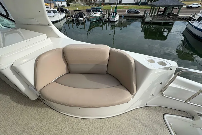 Slide: The Image of Carver Yachts 560 Voyager 2004 - 7538556