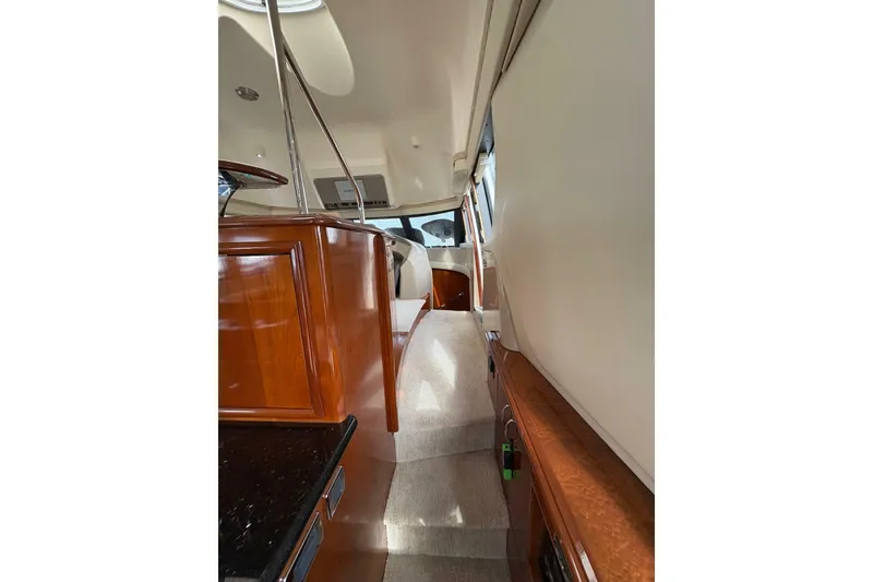 Slide: The Image of Carver Yachts 560 Voyager 2004 - 7240518