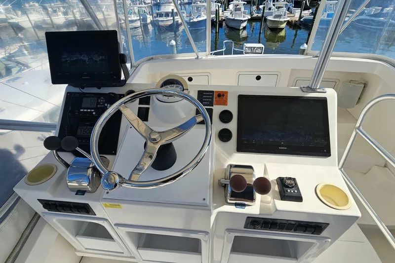 Slide: The Image of Luhrs 34 Convertible 2004 - 6954741