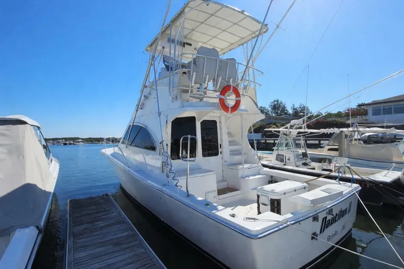The Image of Luhrs 34 Convertible 2004 - 7240377