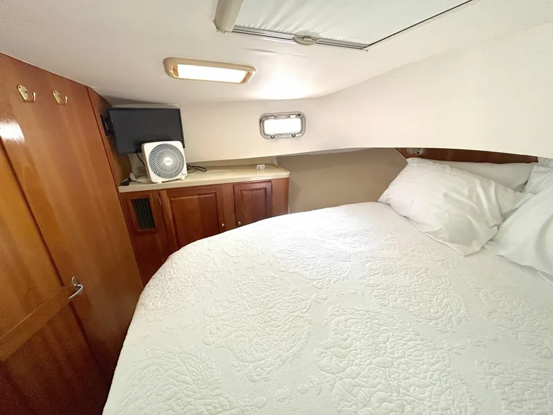 Slide: The Image of Mainship 400 Trawler 2004 - 6954994