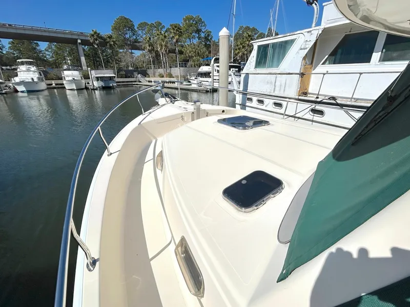 Slide: The Image of Mainship 400 Trawler 2004 - 6954816