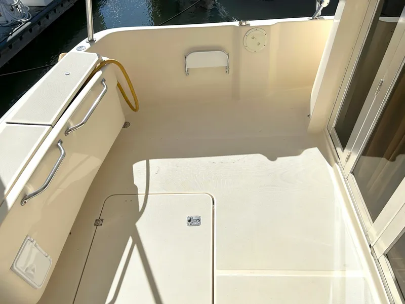 Slide: The Image of Mainship 400 Trawler 2004 - 6954860