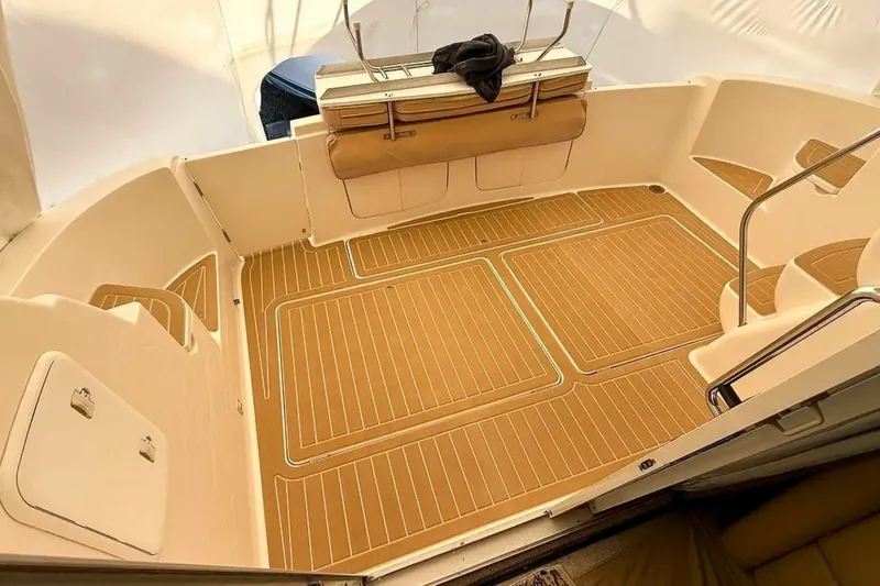 Slide: The Image of Meridian 411 Sedan 2004 - 6906678