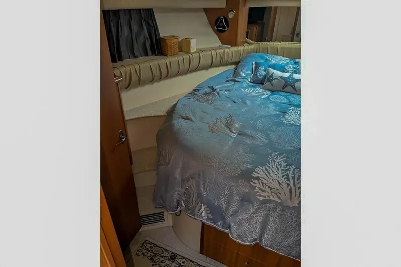 Slide: The Image of Meridian 411 Sedan 2004 - 6906718