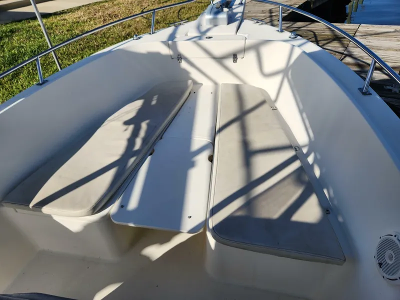 Slide: The Image of Pursuit 2470 Center Console 2004 - 7153677