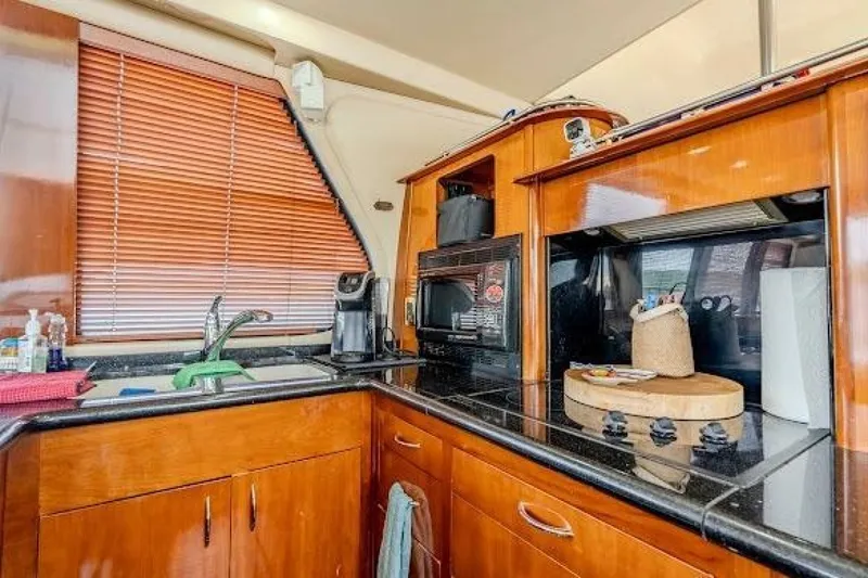 Slide: The Image of Carver Yachts 570 Voyager Pilothouse 2003 - 7240900