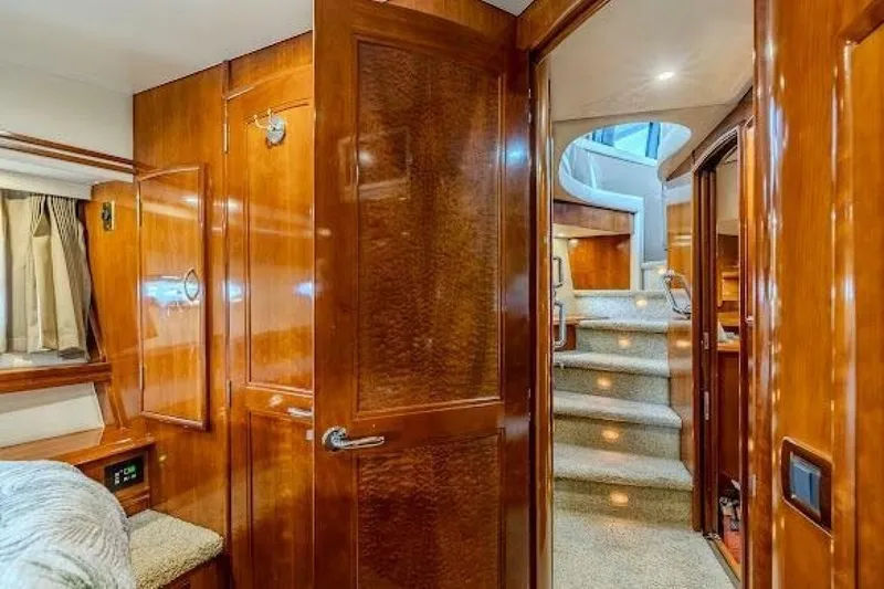 Slide: The Image of Carver Yachts 570 Voyager Pilothouse 2003 - 7240948