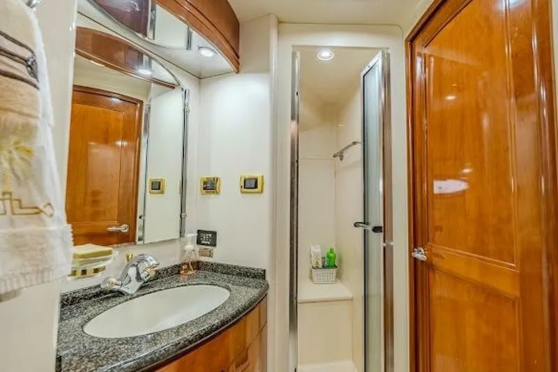 Slide: The Image of Carver Yachts 570 Voyager Pilothouse 2003 - 7240950