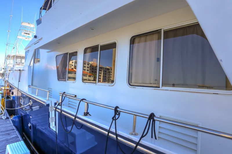 Slide: The Image of Jefferson Pilothouse 57 2003 - 6988003