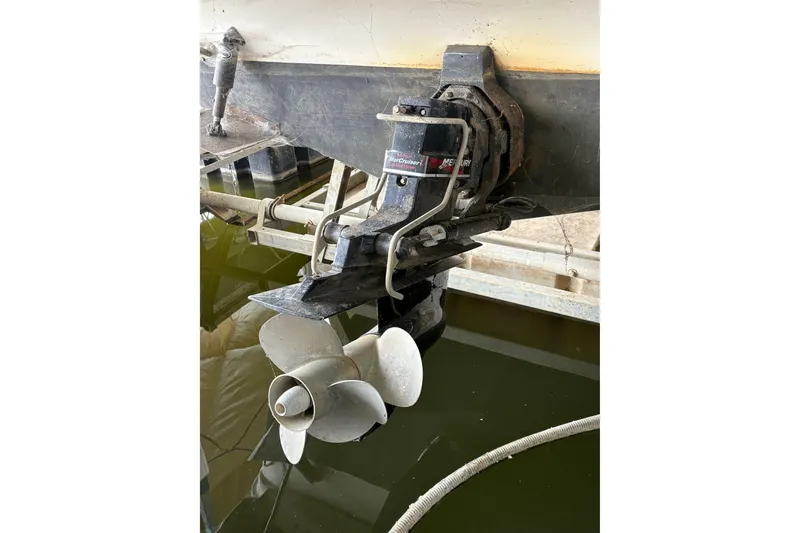 Slide: The Image of Rinker Fiesta Vee 270 2003 - 7538527