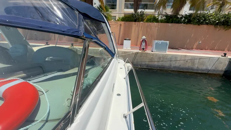 Slide: The Image of Sea Ray 410 Express Cruiser 2002 - 7241618
