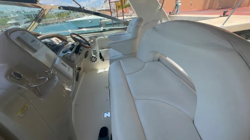 Slide: The Image of Sea Ray 410 Express Cruiser 2002 - 7241652