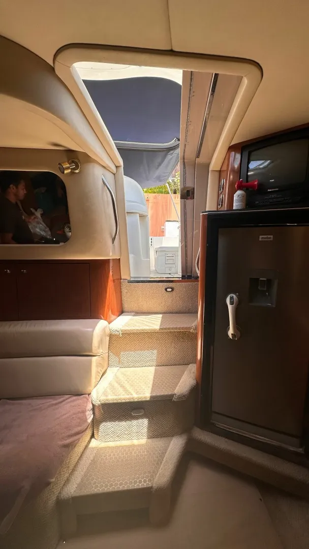Slide: The Image of Sea Ray 410 Express Cruiser 2002 - 7241673