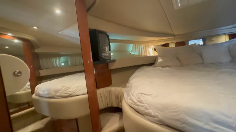 Slide: The Image of Sea Ray 410 Express Cruiser 2002 - 7241696