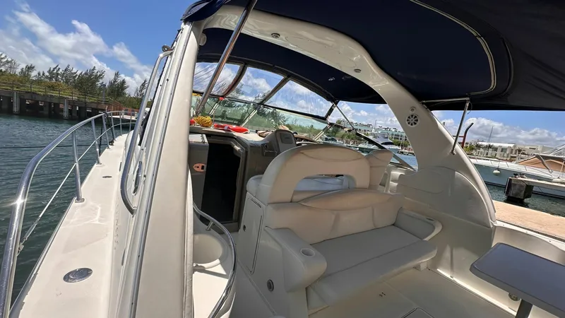Slide: The Image of Sea Ray 410 Express Cruiser 2002 - 7241627