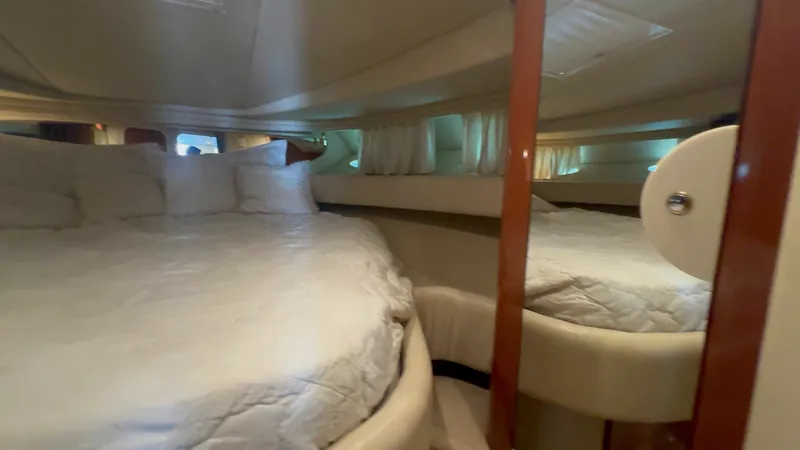 Slide: The Image of Sea Ray 410 Express Cruiser 2002 - 7241705