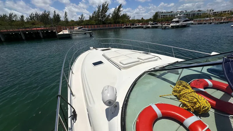 Slide: The Image of Sea Ray 410 Express Cruiser 2002 - 7241622