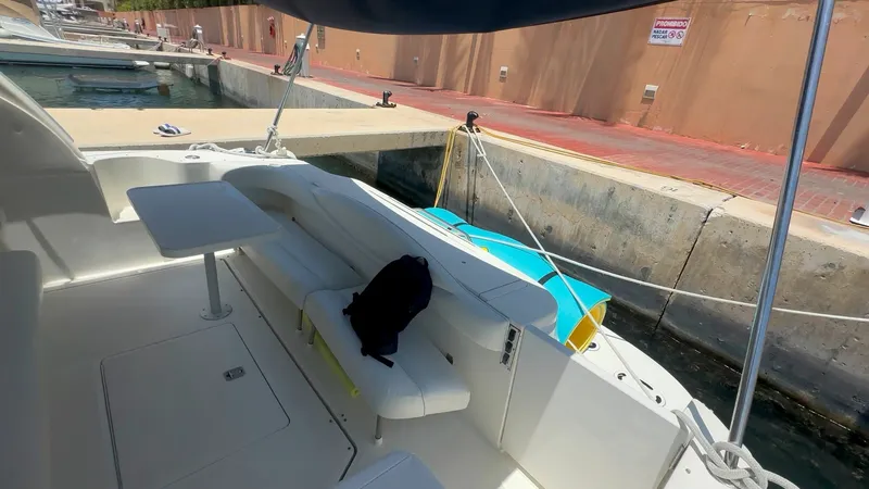 Slide: The Image of Sea Ray 410 Express Cruiser 2002 - 7241641